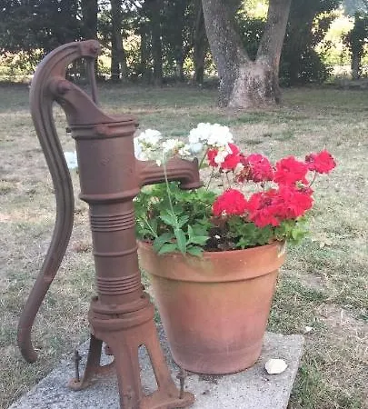 Domaine Des Favaud Guest house